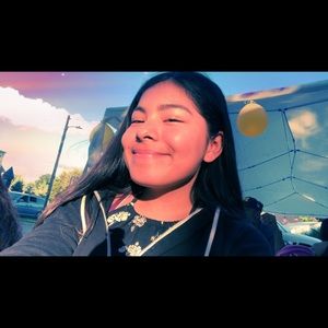 Meet your Posher, Alejandra